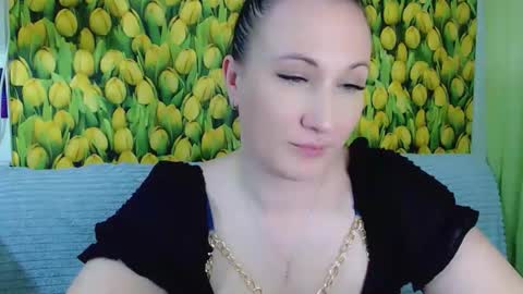 Snapshot of goldmoonn chatting on 2, 4, 2026 goldmoonn online show from 2, 4, 2026