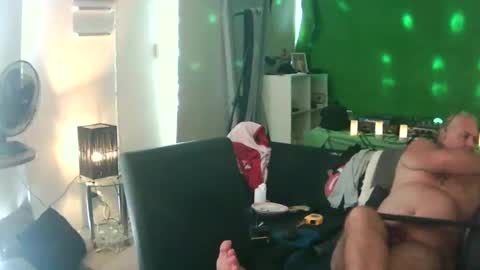 goldyguy011 online show from 22, 2, 2025