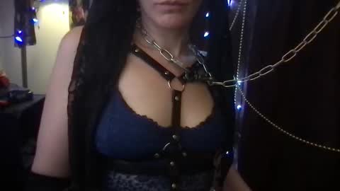 goldynsilvyrempress online show from 12, 5, 2026