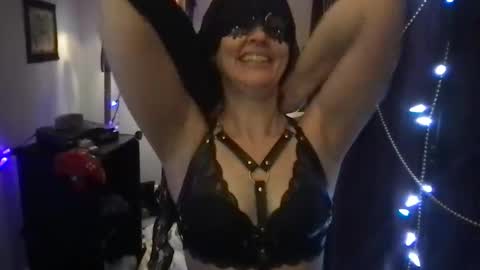 goldynsilvyrempress online show from 14, 5, 2026