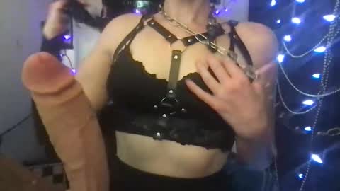 goldynsilvyrempress online show from 31, 5, 2026