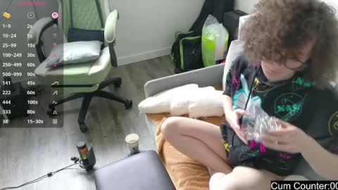 Snapshot of gomoreup chatting on 24, 9, 2025 gomoreup online show from 24, 9, 2025