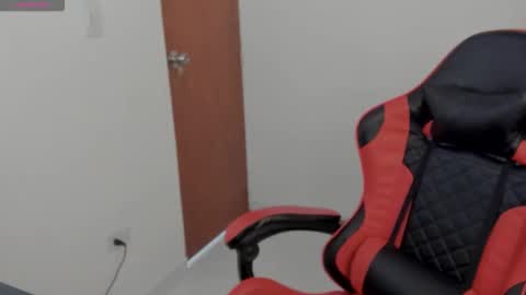 Snapshot of goodboy69i chatting on 28, 9, 2025 goodboy69i online show from 28, 9, 2025