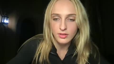 Snapshot of goodgirlliv chatting on 14, 9, 2025 goodgirlliv online show from 14, 9, 2025