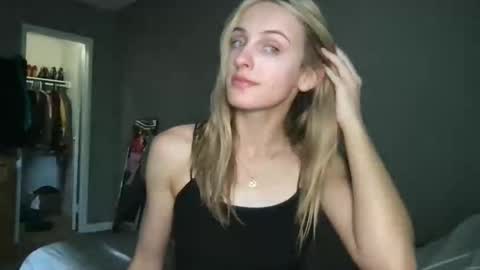 Snapshot of goodgirlliv chatting on 22, 9, 2025 goodgirlliv online show from 22, 9, 2025