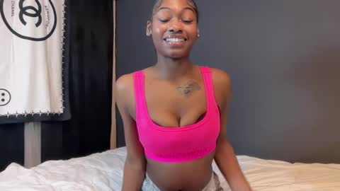 Snapshot of goodgirlnylax chatting on 20, 9, 2025 Nyla online show from 20, 9, 2025