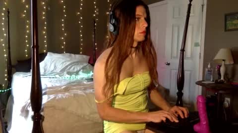 Snapshot of goodglimmer chatting on 21, 9, 2025 Avynn T Morgan online show from 21, 9, 2025