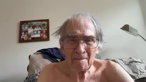 Sweet old guy online show from 27, 5, 2026