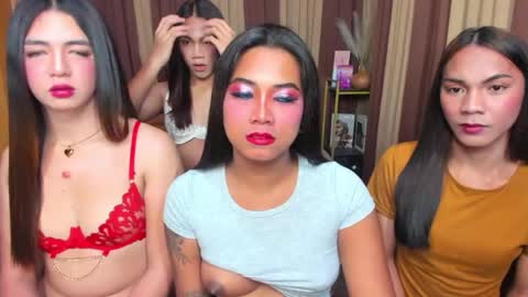 Snapshot of gorgeous_dark_luna chatting on 22, 4, 2026 RIANA online show from 22, 4, 2026