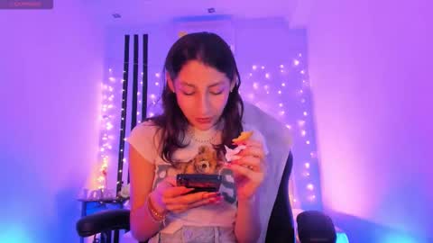 i am Jessi  I love animals and drawing I hope to get along with everyone. XOXO online show from 13, 2, 2026