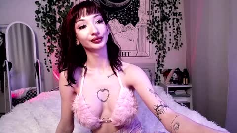 Snapshot of gothdesss chatting on 5, 1, 2025 online show from 5, 1, 2025