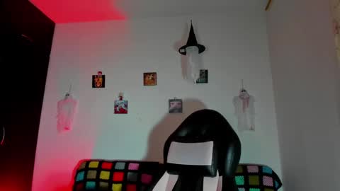 Snapshot of gothic9goddes chatting on 2, 10, 2025 GG online show from 2, 10, 2025