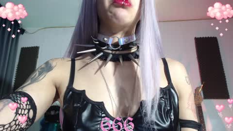 Snapshot of gothicute chatting on 7, 1, 2025 online show from 7, 1, 2025