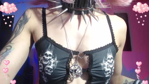 Snapshot of gothicute chatting on 8, 2, 2025 online show from 8, 2, 2025