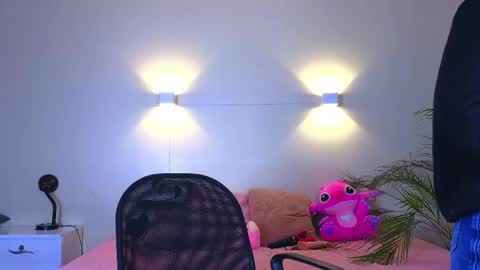 Snapshot of gracehall chatting on 6, 4, 2026 Grace online show from 6, 4, 2026