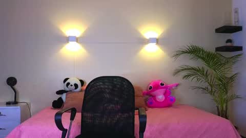 Snapshot of gracehall chatting on 7, 4, 2026 Grace online show from 7, 4, 2026