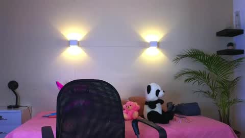 Snapshot of gracehall chatting on 8, 4, 2026 Grace online show from 8, 4, 2026