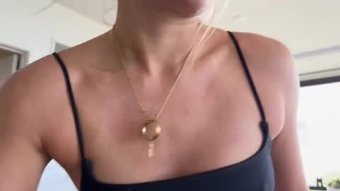 Gracie Mae online show from 11, 10, 2025