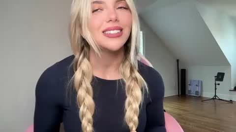 Snapshot of gracieparker chatting on 26, 7, 2026 Gracie online show from 26, 7, 2026