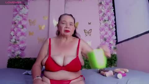 Snapshot of grandmother_milf chatting on 25, 6, 2026 Mi Name is violeta online show from 25, 6, 2026