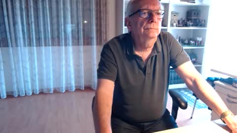 Snapshot of grandpach chatting on 18, 3, 2026 grandpach online show from 18, 3, 2026