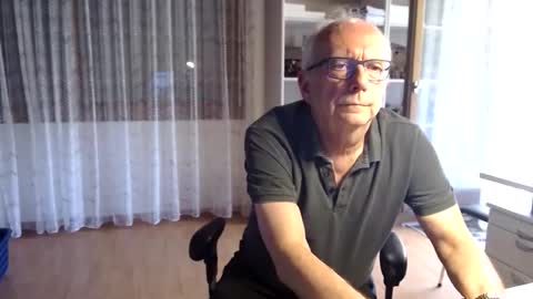 Snapshot of grandpach chatting on 8, 4, 2026 grandpach online show from 8, 4, 2026