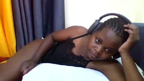 Snapshot of grannylover_ chatting on 25, 10, 2025 grannylover_ online show from 25, 10, 2025