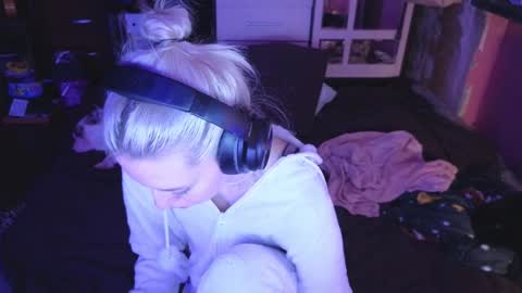 Snapshot of graylovescookies chatting on 26, 12, 2024 graylovescookies online show from 26, 12, 2024