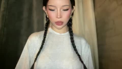 Marie Pelie online show from 23, 12, 2025