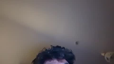 Green online show from 3, 2, 2025