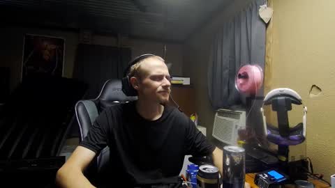 Snapshot of greenlungs8195 chatting on 3, 10, 2025 Greenlungs8195 online show from 3, 10, 2025