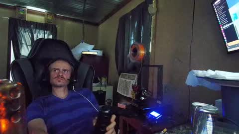 Snapshot of greenlungs8195 chatting on 6, 10, 2025 Greenlungs8195 online show from 6, 10, 2025