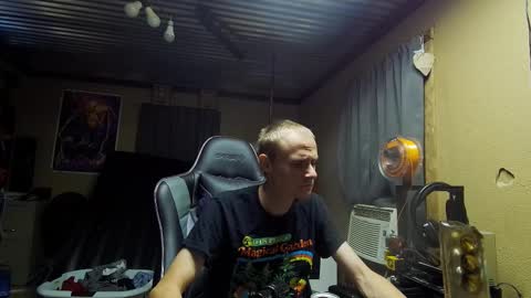 Snapshot of greenlungs8195 chatting on 8, 10, 2025 Greenlungs8195 online show from 8, 10, 2025