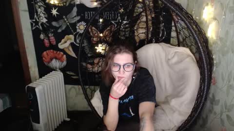 Snapshot of greenwitch9 chatting on 5, 11, 2025 Lina online show from 5, 11, 2025