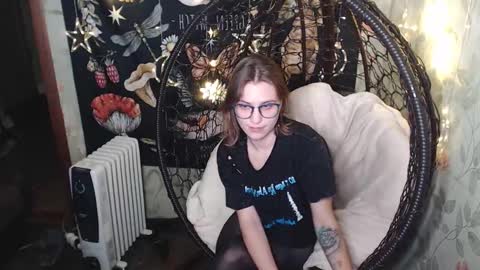 Snapshot of greenwitch9 chatting on 6, 11, 2025 Lina online show from 6, 11, 2025