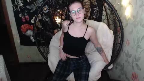 Snapshot of greenwitch9 chatting on 29, 11, 2025 Lina online show from 29, 11, 2025