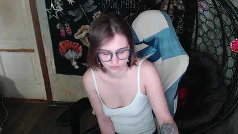 Snapshot of greenwitch9 chatting on 6, 4, 2026 Lina online show from 6, 4, 2026