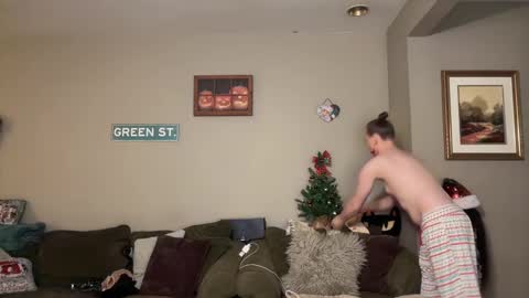 Snapshot of greenxxxqueen chatting on 14, 12, 2024 SexQueen Nikki online show from 14, 12, 2024