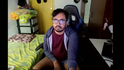 Snapshot of greybondage93 chatting on 4, 10, 2025 Grey Hardy Slave online show from 4, 10, 2025