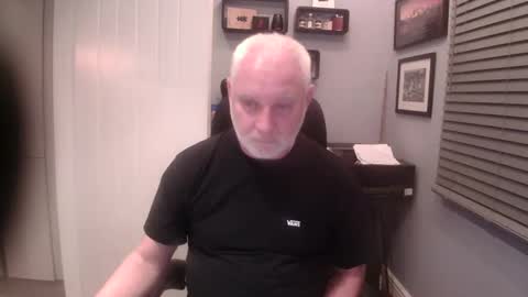 Snapshot of greyfox_6000 chatting on 27, 1, 2025 greyfox_6000 online show from 27, 1, 2025