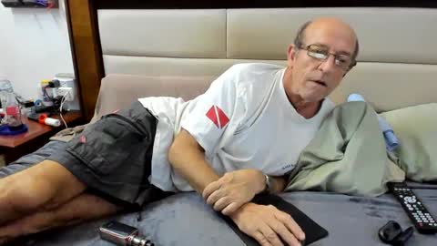 Snapshot of greyishere chatting on 4, 12, 2024 Grey. If viewing your cam I am more likely to stay if you show your face. online show from 4, 12, 2024