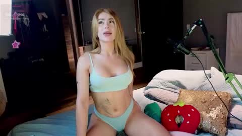 Snapshot of greyslopez chatting on 3, 3, 2026 Greyslopez online show from 3, 3, 2026