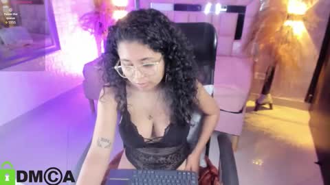 Snapshot of griselle_rousse chatting on 19, 11, 2025 online show from 19, 11, 2025