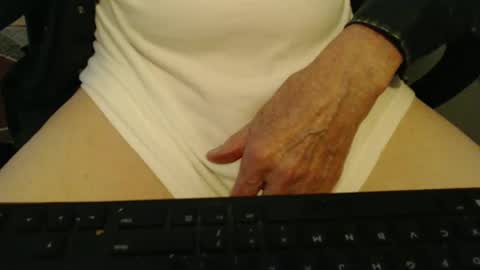 Snapshot of griz01 chatting on 26, 12, 2024 griz01 online show from 26, 12, 2024