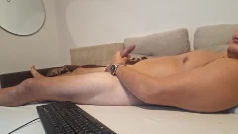 Snapshot of grizlivl24 chatting on 14, 9, 2025 grizlivl24 online show from 14, 9, 2025