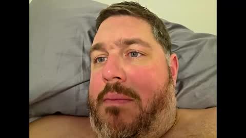 Snapshot of grizzly_uncut chatting on 17, 12, 2025 grizzly_uncut online show from 17, 12, 2025