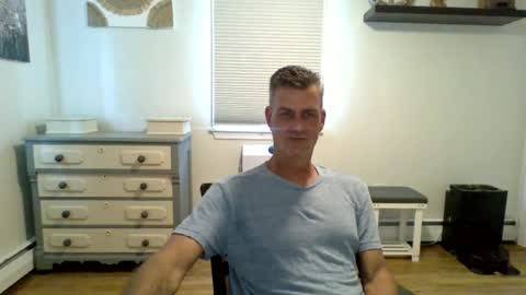 Snapshot of gudguy2025 chatting on 1, 7, 2026 gudguy2025 online show from 1, 7, 2026