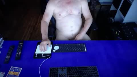 Snapshot of guesswhatigot2 chatting on 23, 10, 2025 guesswhatigot2 online show from 23, 10, 2025