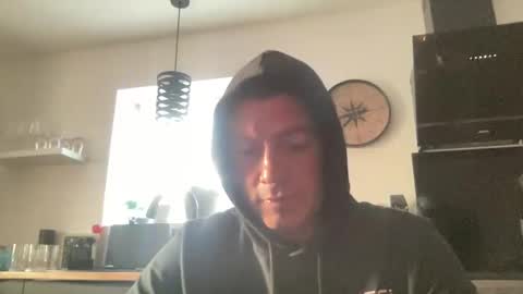 Snapshot of guil0 chatting on 10, 9, 2025 guil0 online show from 10, 9, 2025