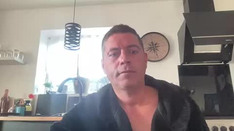 Snapshot of guil0 chatting on 12, 9, 2025 guil0 online show from 12, 9, 2025